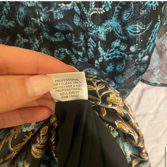 NEW Misa Talia Dress Ruched Butterfly Sleeves
NWT Teal Gold Metallic Black Large - Picture 8 of 8